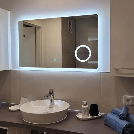 Niehler Residenz 公寓 *